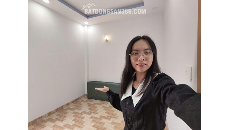 Nhà 3 tầng BTCT ngay Kênh Tân Hoá Tân Phú chỉ 5Đ lớn
